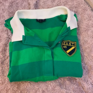 Gant skjorta dam  - Grön vit randig gant skjorta,  ja pris kan diskuteras. Står ej för frakt