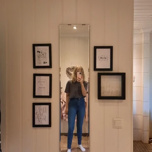 Blåa jeans - Blåa jeans från HM i strl 36. Mycket bekväma och mjuka, i bra skick. Köparen står för frakt 