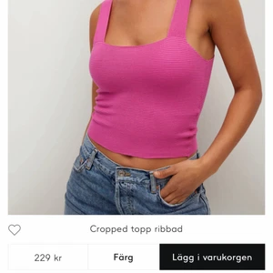 Rosa topp - En jätte fin rosa topp från mango köpt i år men har andra rosa toppar så har aldrig använt den nypris 229kr är näst in till oanvänd och hel 