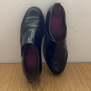 Svarta skor från Björn Borg stl 37 - Blanka klassiska skor från Björn Borg. Stl 37. Djur- och rökfritt hem. 