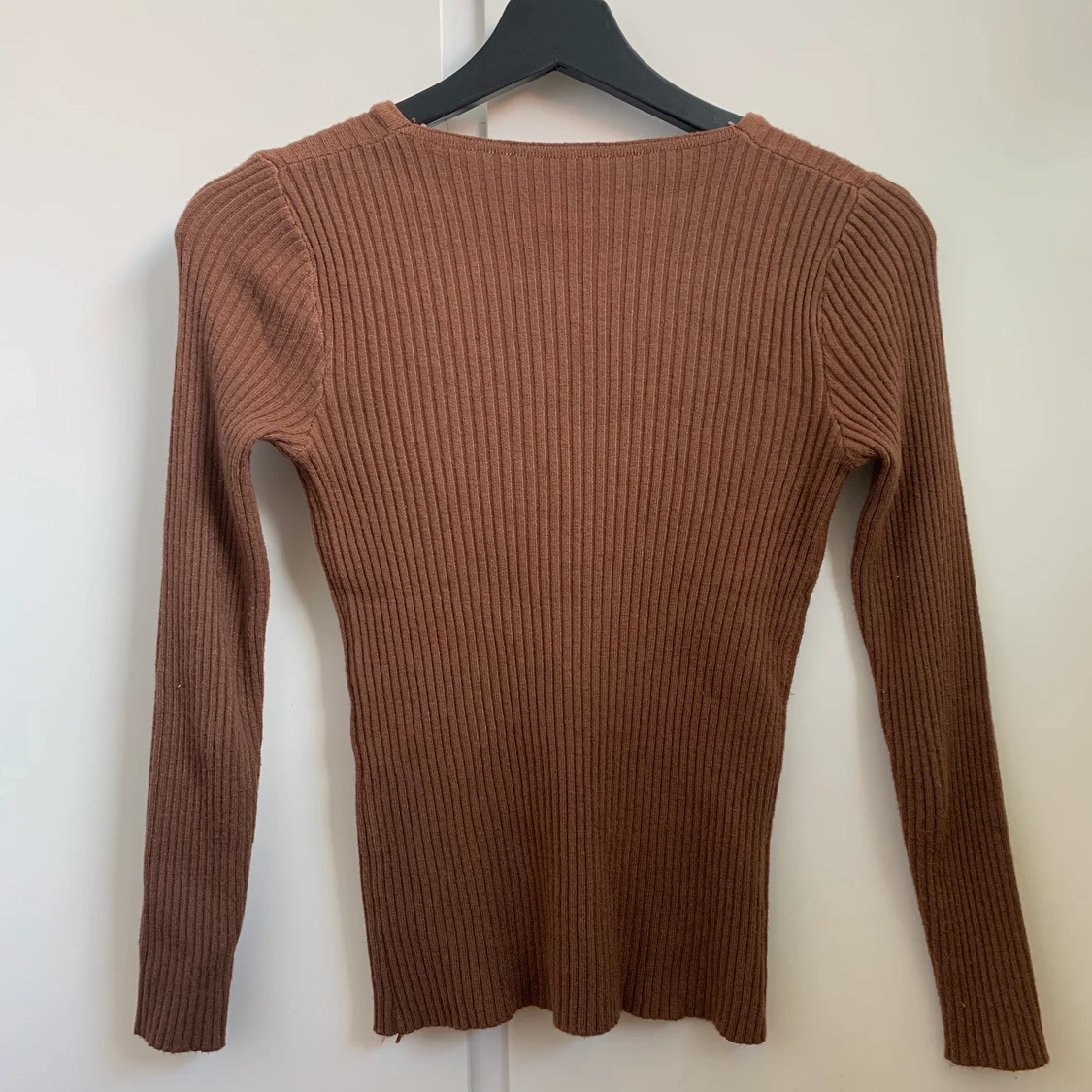 Brun långärmad knit top. - 91