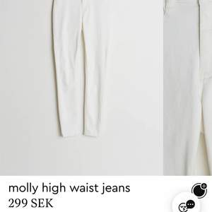 Säljer ett par Vita molly highwaist jeans från Gina Tricot i storlek S. De har rosé guld detaljer. Jag har tyvärr klippt bort lapparna pga att jag tyckte de kliade. Jättefint skick! Kontakta mig för mer info ❤️‍🔥