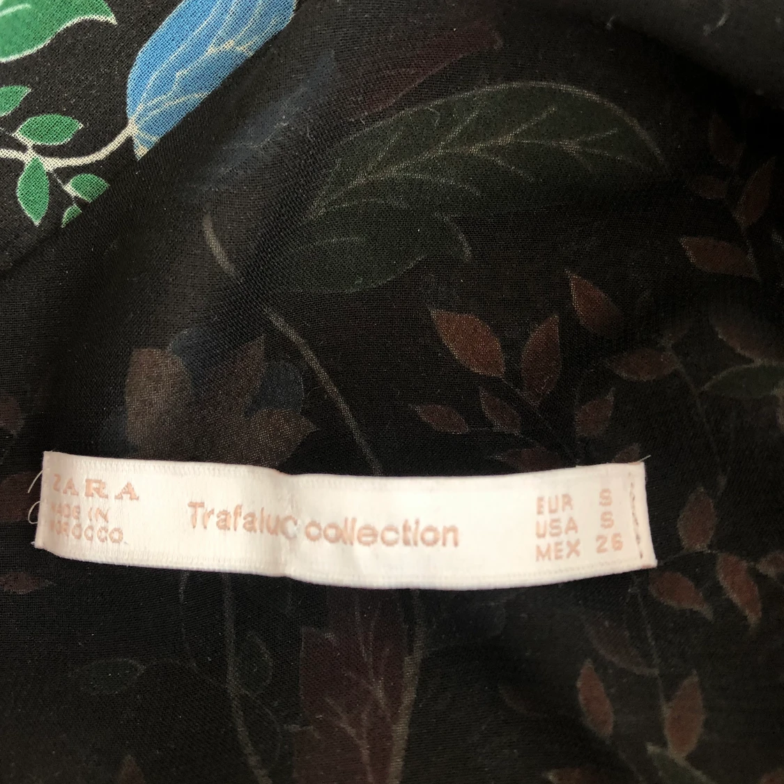 Zara trf blommig blus ballongärm stl. S  - 91