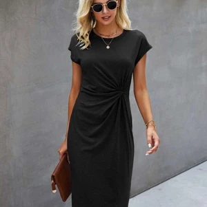 Snygg svart klänning  - Storlek M från shein