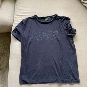 Hugo Boss T-Shirt - T-Shirt med tryck från hugo boss