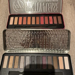 Ögonskugga  - 60kr för båda två💕