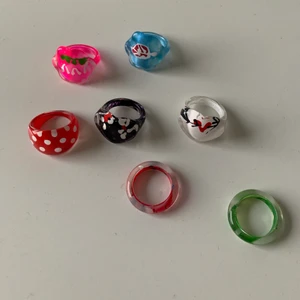 Ringar - Coola ringar, passar mig som har 16 mm i ringar