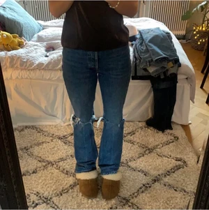 Zara jeans - Lånade bilder!!! Fina jeans ifrån zara i storlek 36! Köparen står för frakten❤️