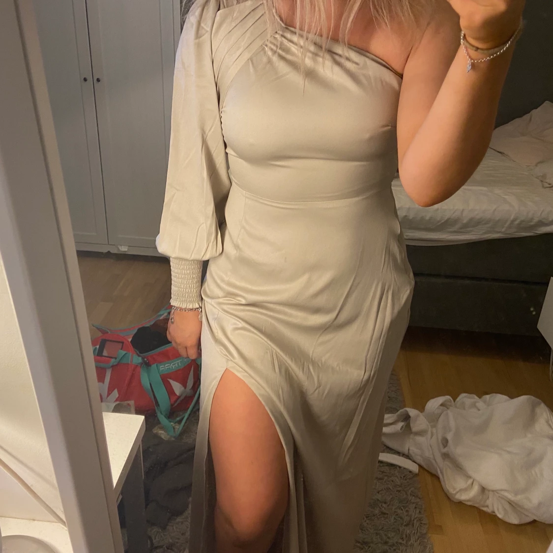 Fin balklänning! Aldrig använd!