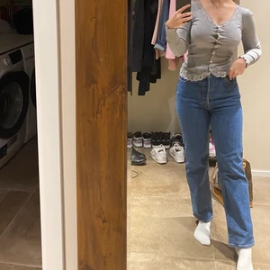 Grå topp från rosemunde - Grå superfin topp från rosemunde💘💘 oanvänd nypris: 700kr pris: 200kr 