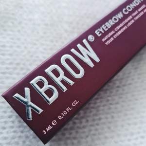 Ny, oanvänd och obruten förpackning 🥳 Vill du ha tätare och fylligare ögonbryn så bidrar XBROW till ökad hårväxt. Nypriset är 383 och jag säljer för 150 kr! 🌹
