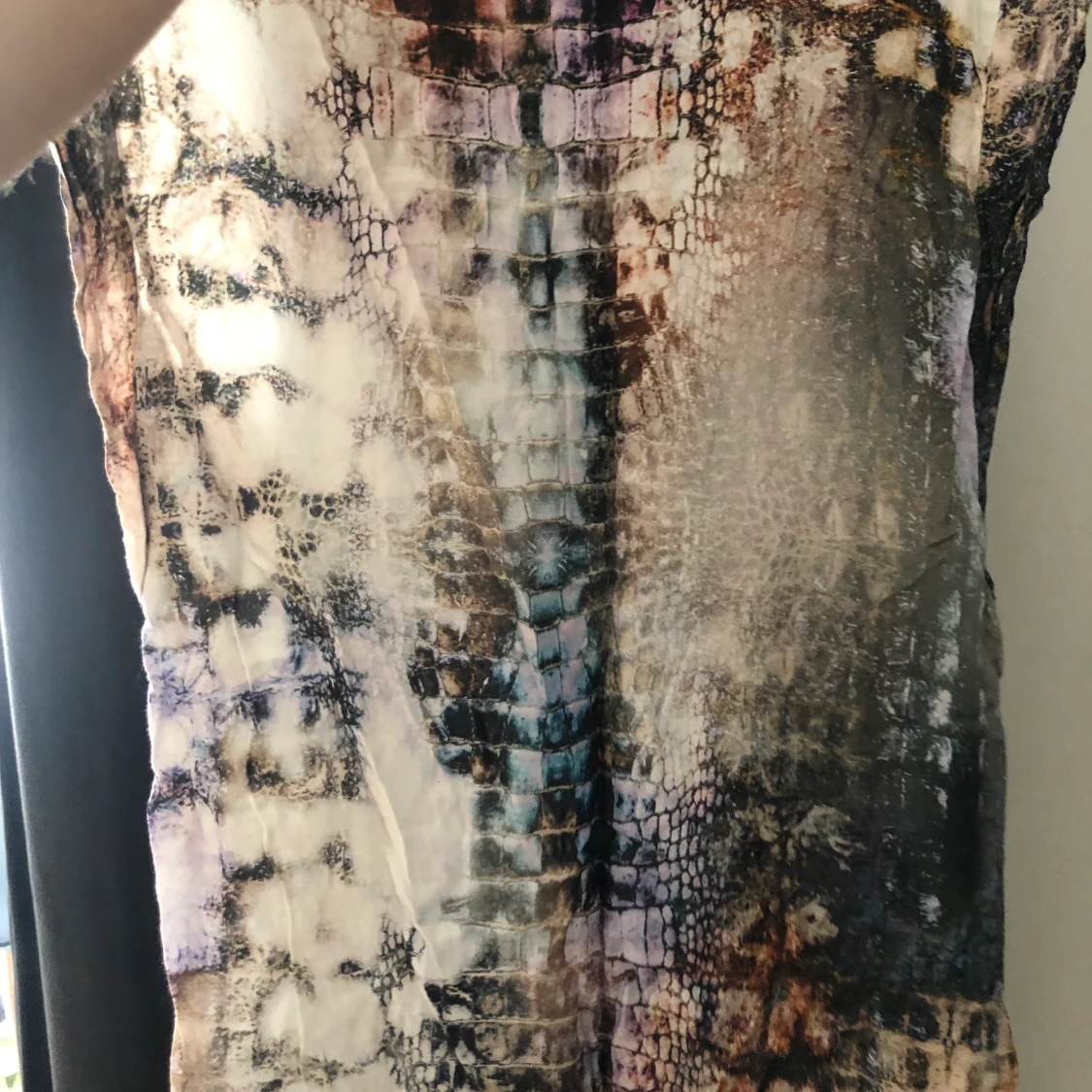 Snyggt bluslinne i snakemönster 🐍 🐍🐍 - 90