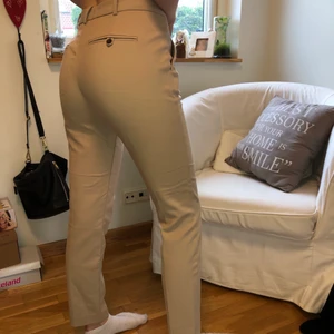 Kostymbyxor - Beiga kostymbyxor som aldrig kommit till användning. 