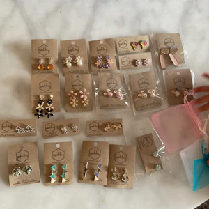 Nya örhängen, blommor, kaniner, osv - Nya örhängen , blommor mellan 60-150kr, kaninerna 150kr/par och övrigt 30kr/par vid köp av varor över 60kr så bjuder jag på frakten 