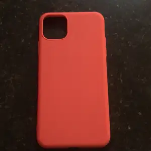 Rött mobilskal av silikon, helt oanvänt. Fri frakt! 
