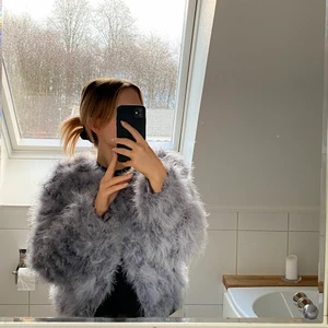 grå dennis maglic jacka - knappt använd, fraktkostnad kan tillkomma