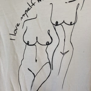 Tröja - Superfin tröja med tryck. Inte använd mycket, onesized. 💕💕