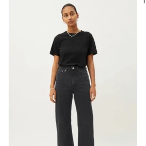 Weekday rowe jeans - Rowe jeans som är avklippta nertill. Pris kan diskuteras vid snabb affär :) 