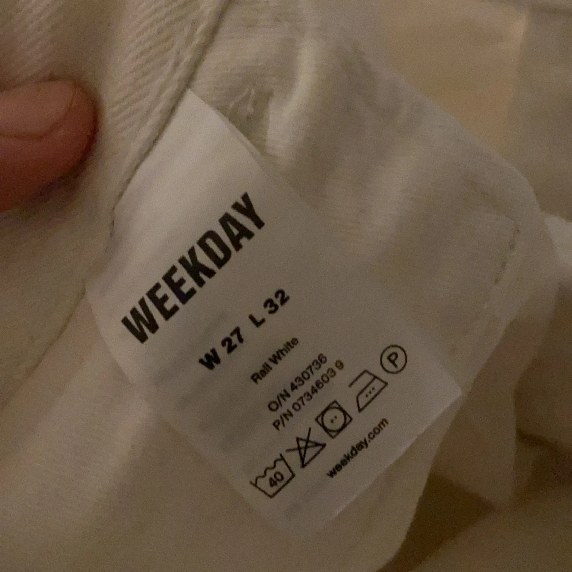 Vita jeans från Weekday  - 91