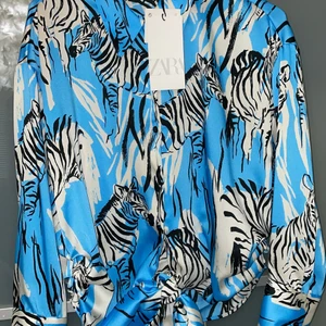 Zara skjorta  - Zara skjorta helt ny i storlek S 