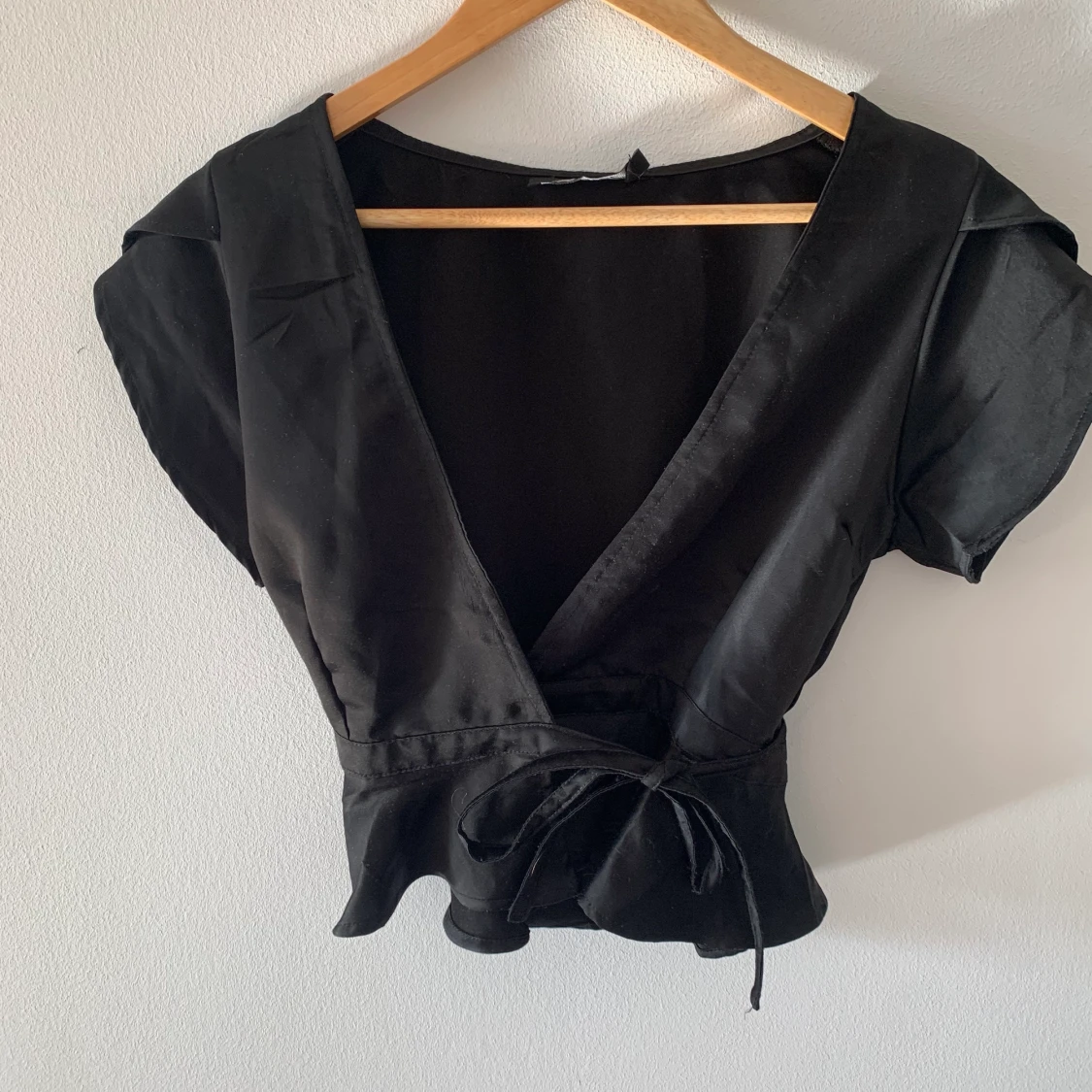 Svart Omlott topp  - 90