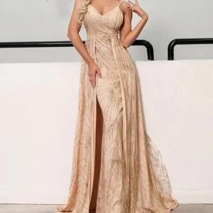 Festkläning - Hellt ny aldrig använt säljer för den passar inte till mig den passar till en s/m