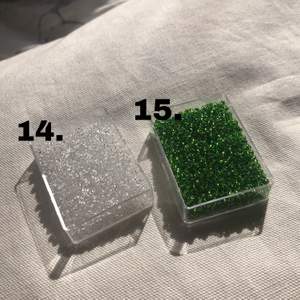 Två nya pärlor finns nu! Nr.14: genomskinliga, nr.15: ny nyans av grön.