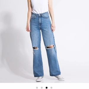wide leg jeans  - Ett par jätte fina jeans från Lager 157 i storlek xxs, säljer för dom blivit för små, nypris 300kr. Dom är inte använda så jätte många gånger men är lite slitna längst ner💞