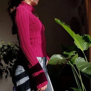 Retro Pink 🌸 - Retro tröja från Lindex i storlek XS. 🌸 Passar XS och S bäst. I fint skick.