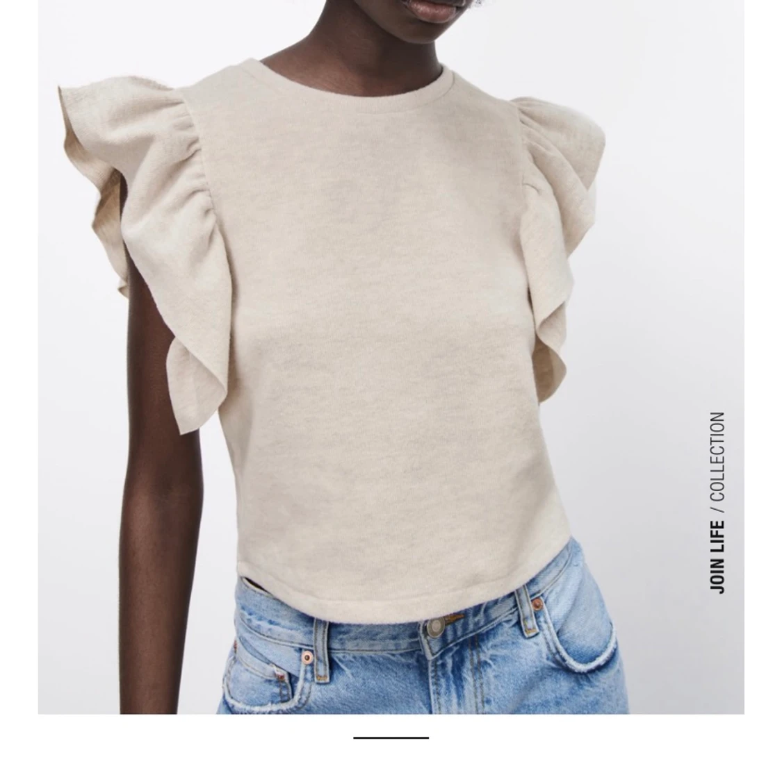 Topp med volanger stl M. Helt ny!!!