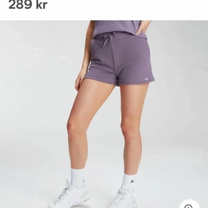 helt nya oanvända shorts från myprotein - Säljer dessa mjukisshorts från myprotein då de var för små för mig. Har alltså bara testat de! Supersköna!