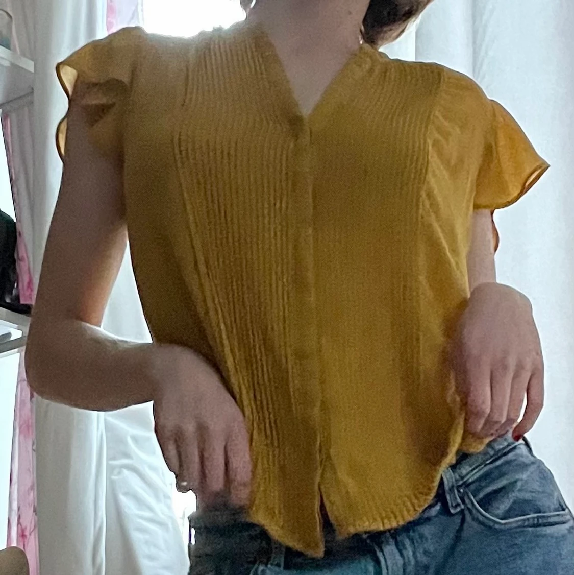 Topp feminin senapsgul