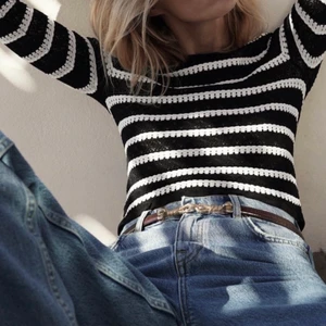 Randig tröja från Zara  - Lägger ut igen pga oseriös köpare. Säljer slutsåld zara tröja för 200kr 🌼✨ endast använd 1 gång. 