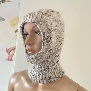 HANDMADE BALACLAVA - Handmade adjustable balaclava in white mohair and premium acrylic. One size fits all. This one is extra thick, perfect for cold winter days ☃️  Prices are reflected by quality & cost of the yarn🌻 One balaclava takes on average 6 hours to knit 🧶  Lifetime warranty ♻️