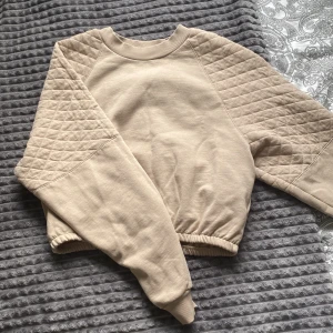 Sweatshirt  - Sweatshirt från Gina💗