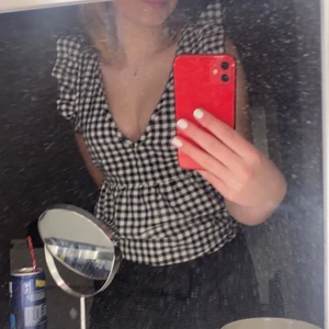 Rutig topp - Söt rutig topp, funkar till vad som. Aldrig använd endast för bild