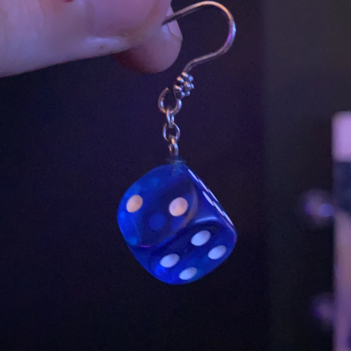 Blåa tärningar örhängen - 90
