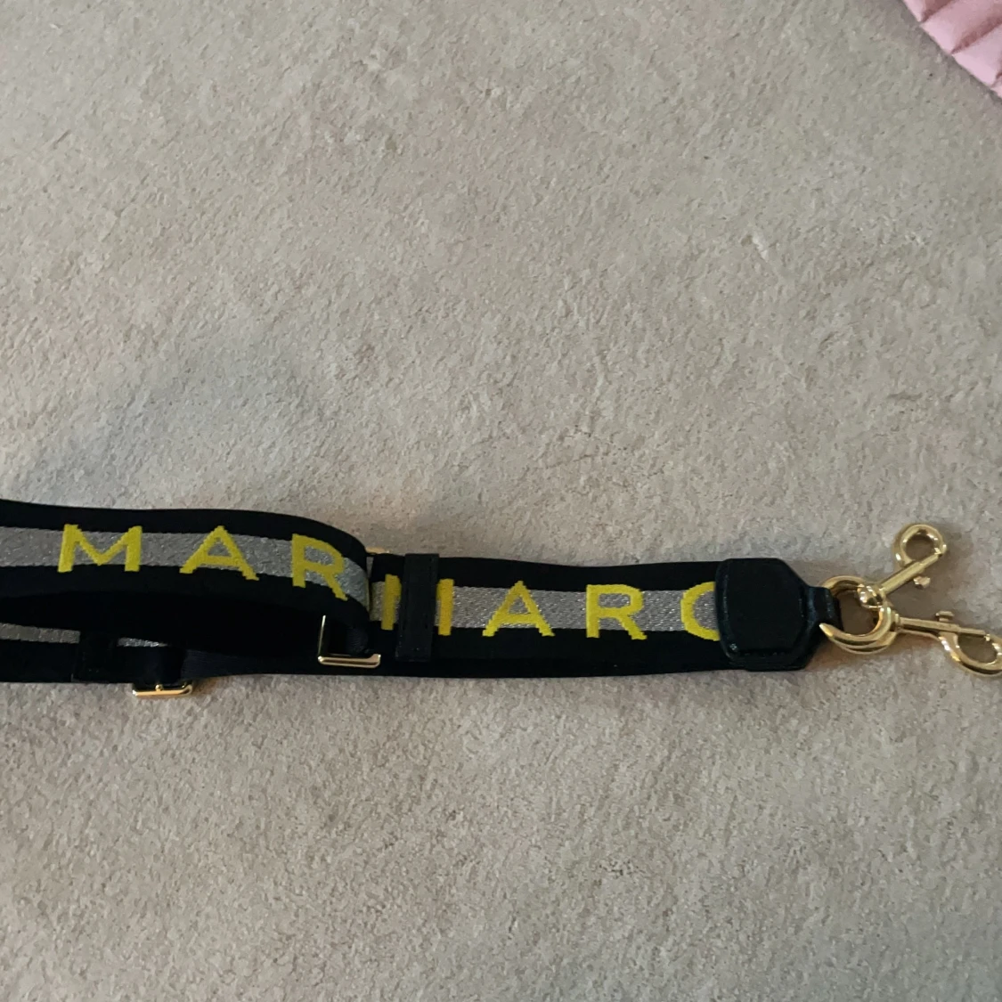 Äkta Marc Jacobs axelremsväska  - 91