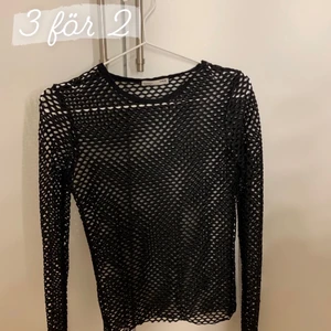 3 för 2 tröja (ZARA tröja) - 3 för 2 plagg! Går att kombineras med de andra tröjorna som inkluderas i (3 för 2)!!🤍