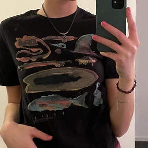 HURLEY t-shirt - 1 för 45 eller 2 för 80kr för utvalda t-shirts på min plick. Välj själva vilka <3, denna är iallafall av märket hurley, lätt att styla. 