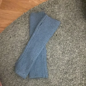 Handledsvärmare zara - Snygga blåa handledsvärmare från zara