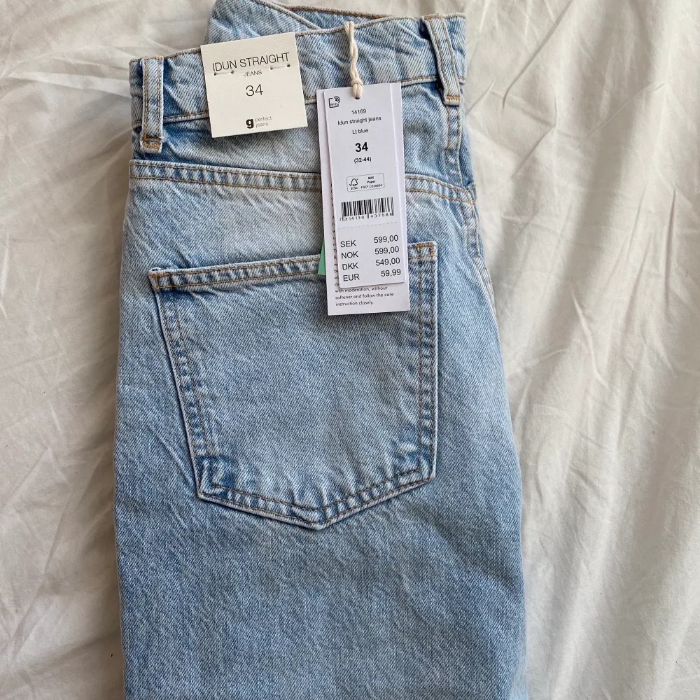 Säljer mina helt nya Idun straight jenaa från Gina💕 Ändast provade, säljer pga att jag har likadana. Jag är 173🥰. Jeans & Byxor.