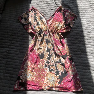 Klänning, storlek S - Superfin på. 