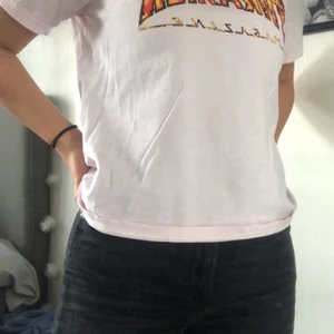 T-shirt - Vit t-shirt som jag har färgat rosa