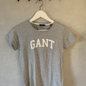 Gant t-shirt storlek XS - T-shirt i bra skick.