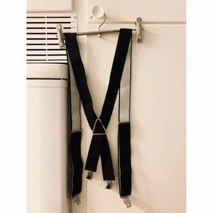 Hängslen  - Hängslen, Modell: Unisex, Skick: fint skick, Pris: 150kr.  Kolla gärna in mina andra inlägg, Vid intresse av fler varor så fixar jag ett bra paketpris!