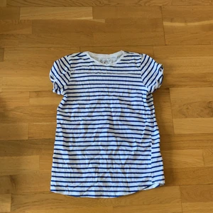 t-shirt - Den är aldrig använda 