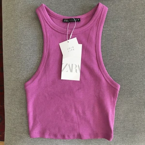 Slutsåld linne från zara - så fint linne från zara. liten i storlek.💗 slutsåld. köp direkt för 195kr💗