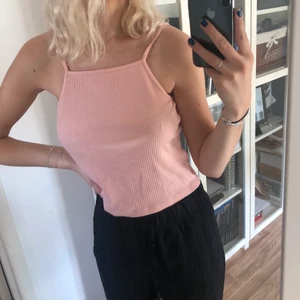 Rosa linne - Jättesött rosa linne från Nakd i storlek s. Använd en gång typ helt ny! 