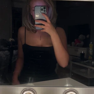 Body från Bikbok storlek S - Sammet, Använd fåtal gånger, storlek S, nypris 199